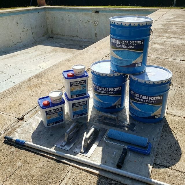 Kit de pintura epoxi para piscinas grado profesional con lechada bicomponente, rodillo y llanas